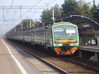 Два человека погибли под колесами электрички в Щербинке‍