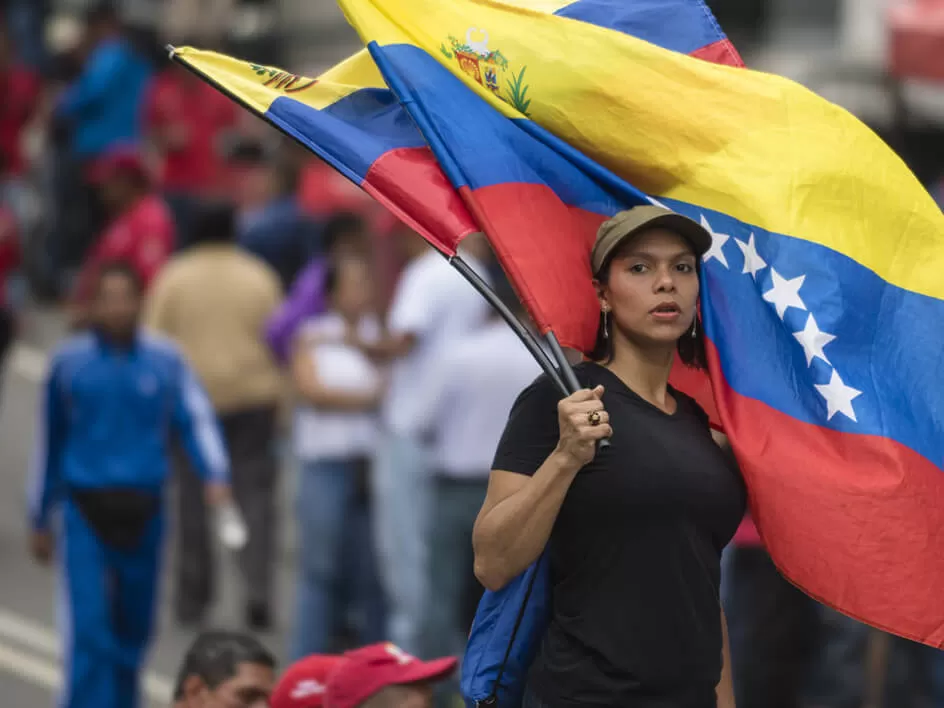 Инфляция за год в Венесуэле превысила 4000%